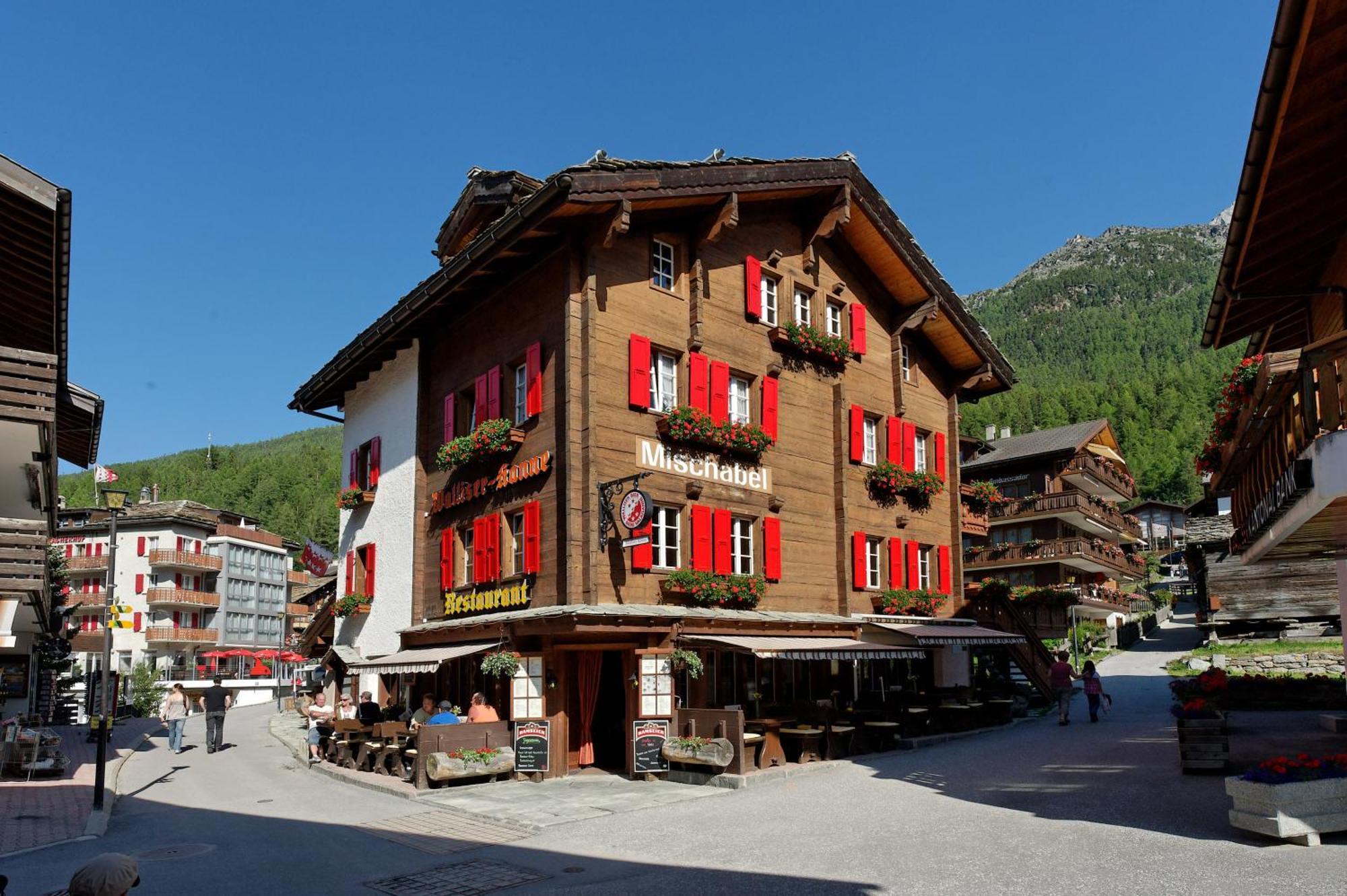 Hotel Walliserkanne Grachen Exterior photo