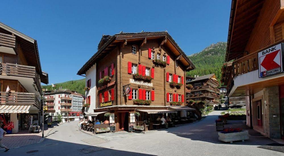 Hotel Walliserkanne Grachen Exterior photo